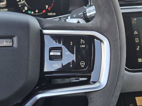 Used 2021 Land Rover Range Rover Evoque R-Dynamic SE image 36