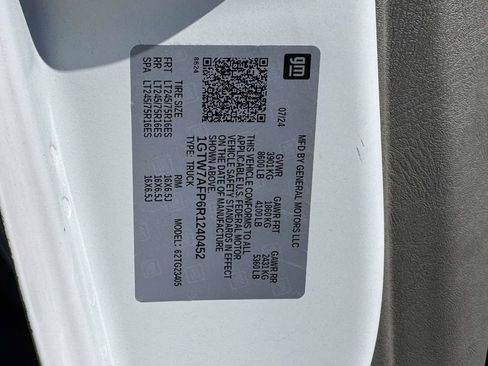 Used 2024 GMC Savana 2500 w/ Driver Convenience Package RWD image 27