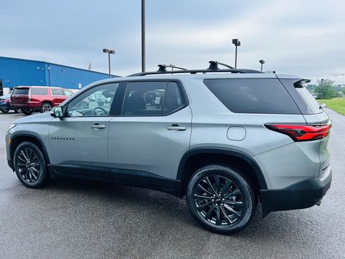 Used 2023 Chevrolet Traverse RS image 5