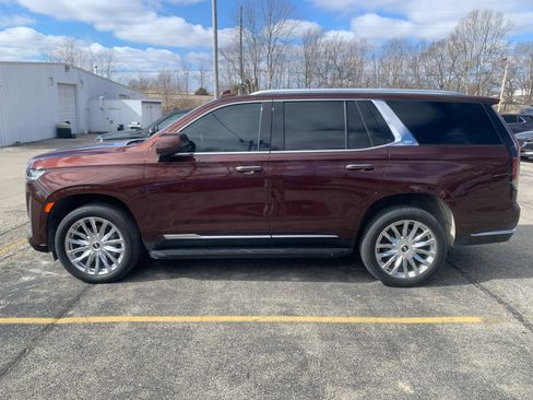 Used 2023 Cadillac Escalade Premium Luxury image 8