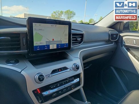 Used 2022 Ford Explorer XLT w/ Equipment Group 202A AWD/4WD image 13