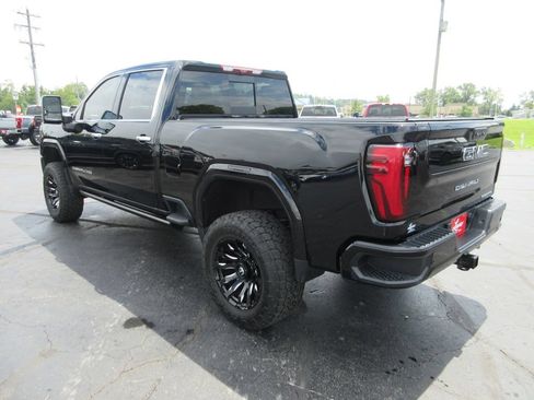 Used 2024 GMC Sierra 2500 Denali Ultimate AWD/4WD image 10