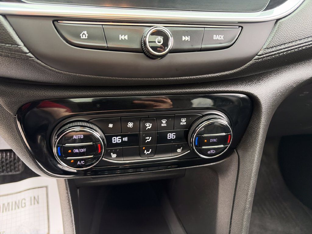 Used 2020 Buick Encore GX Essence w/ Experience Buick Package AWD/4WD image 23