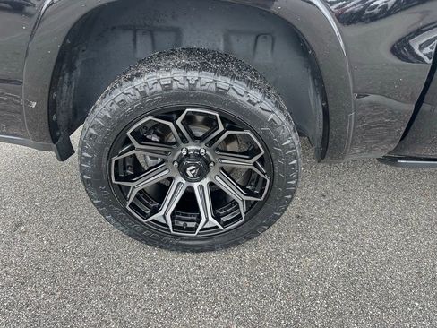 Used 2020 RAM 1500 Limited w/ Black Appearance Package image 5