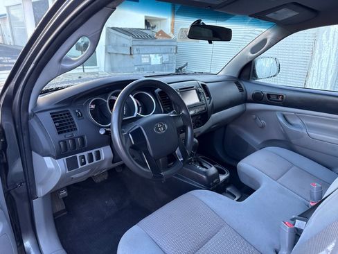 Used 2013 Toyota Tacoma 2WD Regular Cab image 12