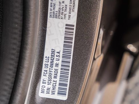 Used 2022 RAM 1500 Big Horn AWD/4WD image 42
