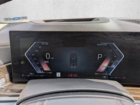 Used 2023 BMW X7 xDrive40i AWD/4WD image 16