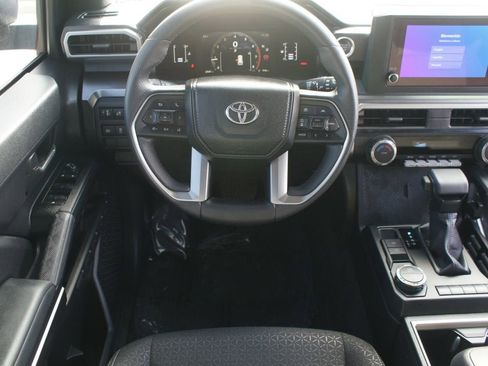 Used 2025 Toyota 4Runner SR5 image 5