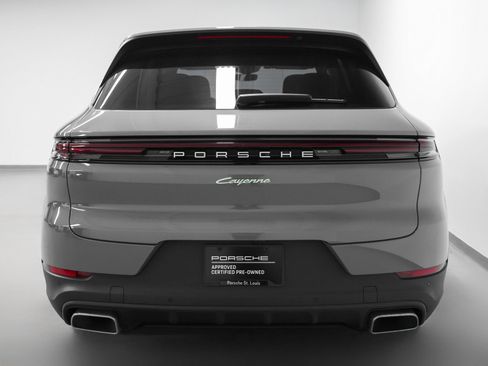Certified 2025 Porsche Cayenne E-Hybrid image 11