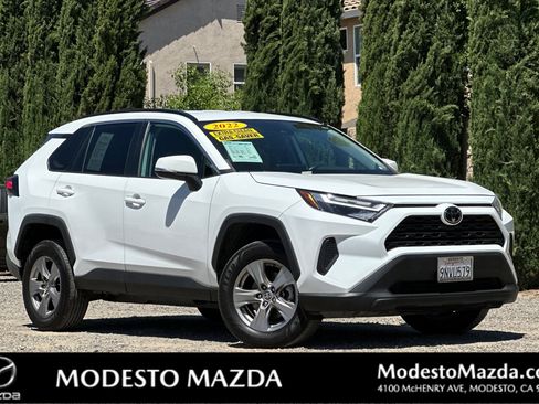 Used 2022 Toyota RAV4 XLE FWD image 1