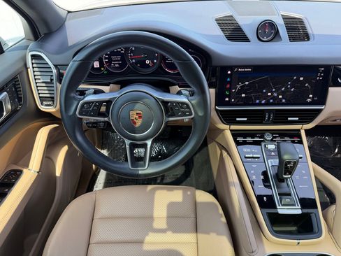 Certified 2023 Porsche Cayenne AWD/4WD image 31