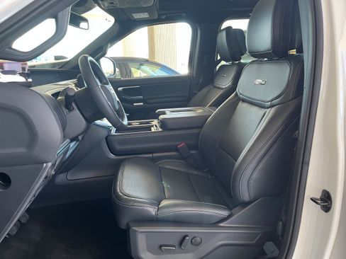 New 2026 Ford Expedition Platinum w/ Stealth Appearance Package AWD/4WD image 6