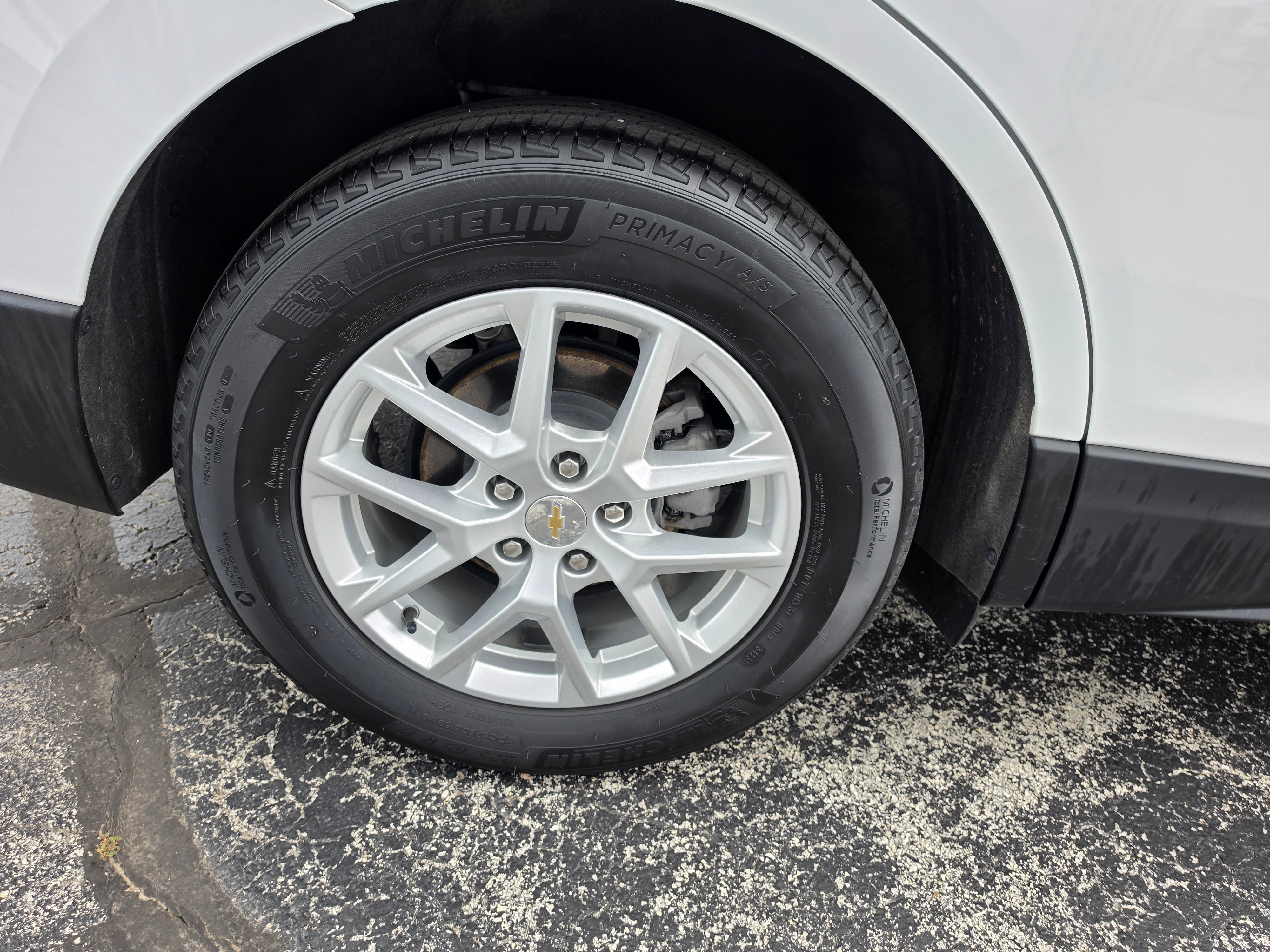 Certified 2024 Chevrolet Equinox LT w/ LPO, Floor Liner Package FWD image 12