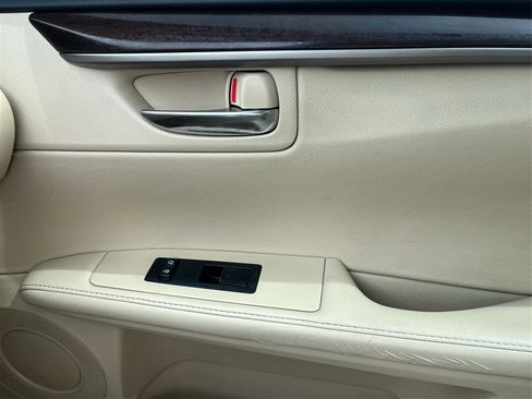 Used 2013 Lexus ES 350 w/ Luxury Pkg image 21