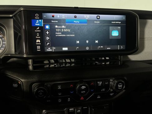 Used 2024 Jeep Gladiator Sport image 20