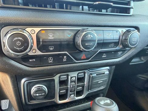 Used 2024 Jeep Wrangler Sport S image 26