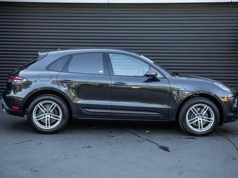 Certified 2025 Porsche Macan image 8
