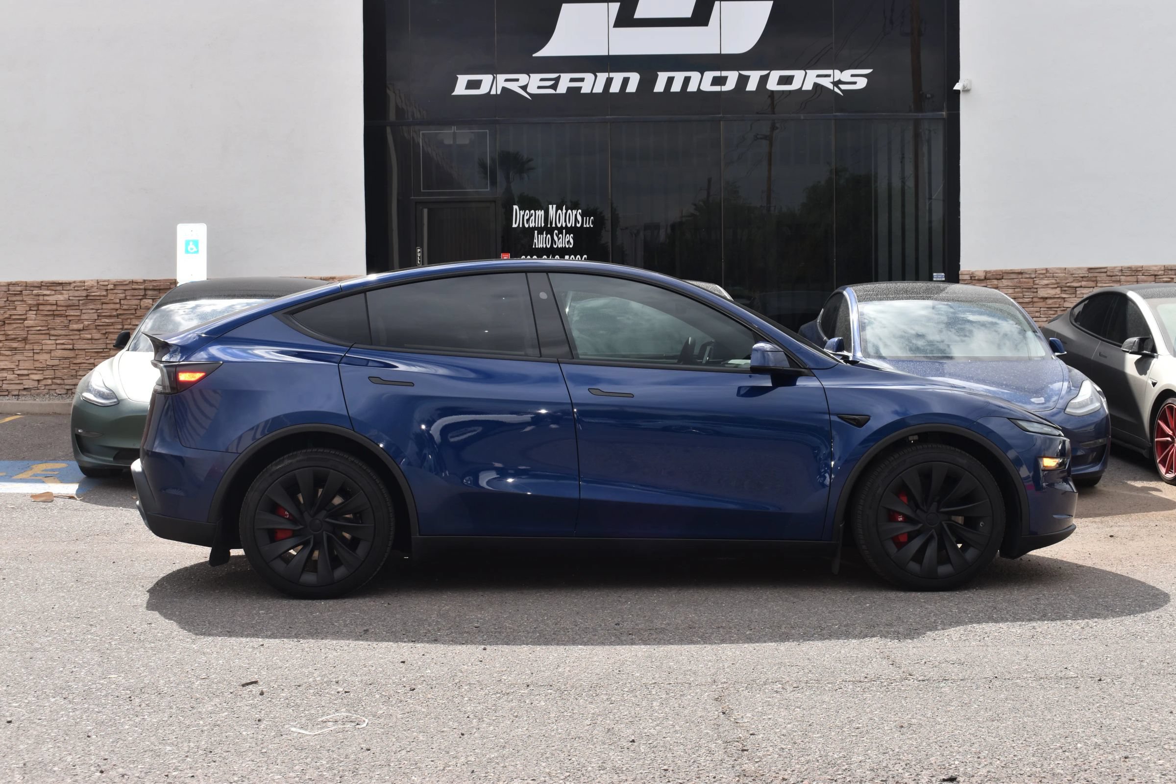 Used 2026 Tesla Model Y Long Range AWD/4WD image 9