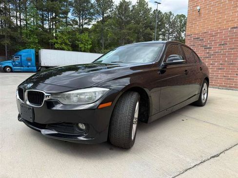 Used 2014 BMW 320i xDrive Sedan image 4