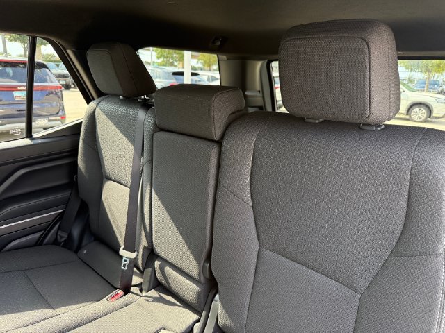 Used 2025 Toyota 4Runner SR5 AWD/4WD image 27