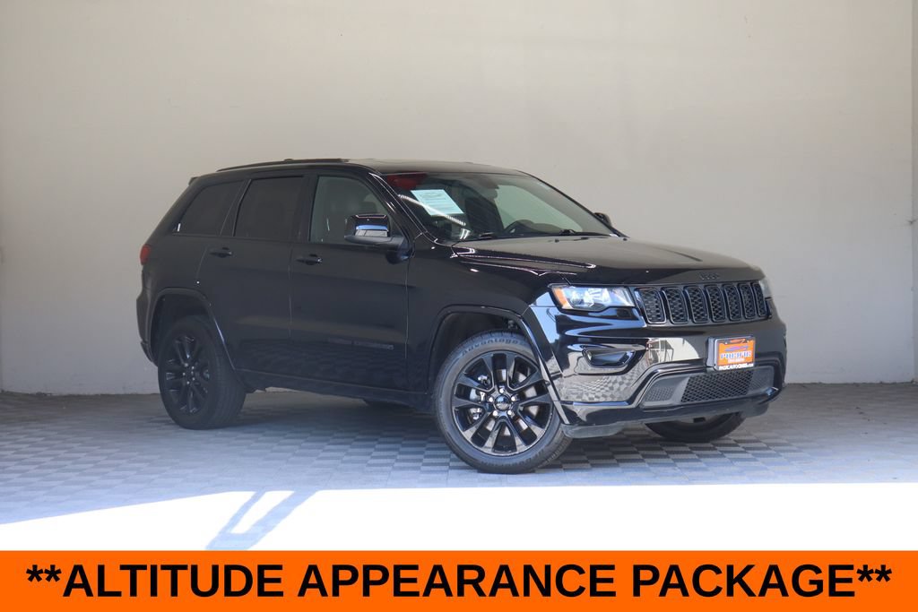 Used 2021 Jeep Grand Cherokee Laredo X AWD/4WD image 2