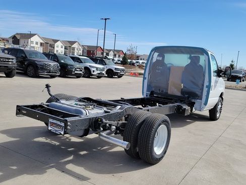 New 2026 Ford E-350 and Econoline 350 Super Duty w/ Power Equipment Group image 3