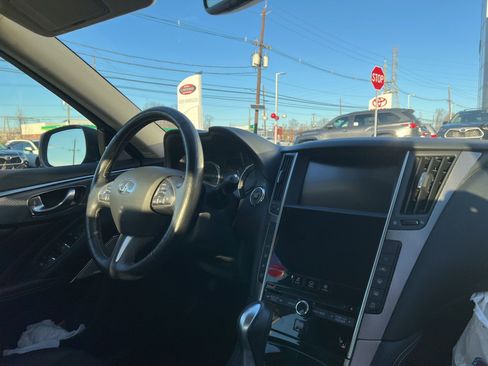 Used 2017 INFINITI Q50 Premium image 12