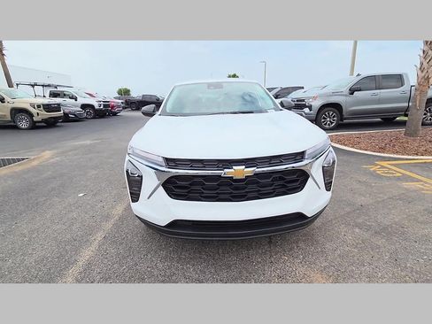 New 2026 Chevrolet Trax LS FWD image 22