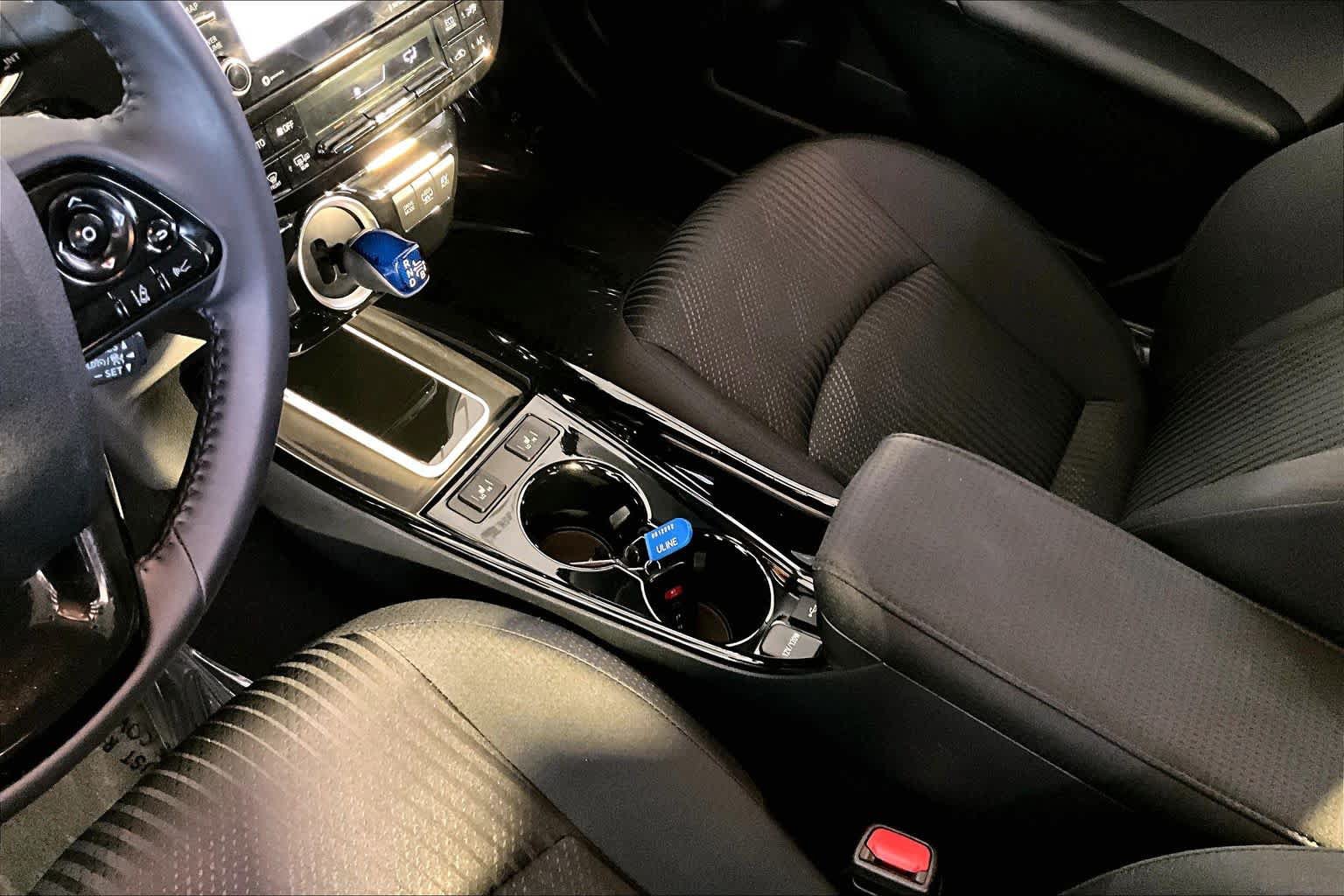 Used 2022 Toyota Prius Prime LE FWD image 17