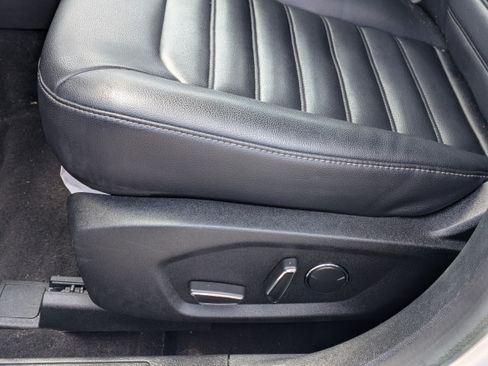 Used 2019 Ford Fusion SEL FWD image 23