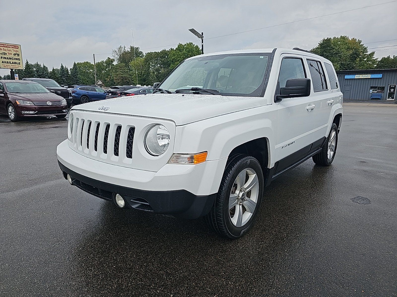 Used 2015 Jeep Patriot Latitude AWD/4WD image 7