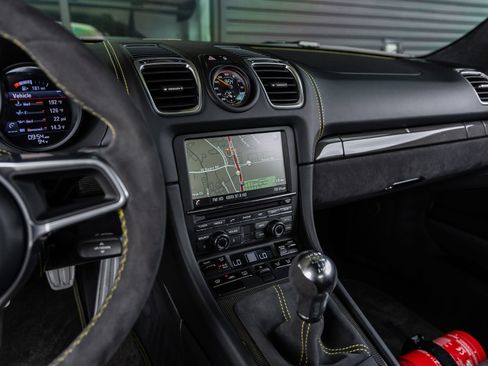 Certified 2016 Porsche Cayman GT4 RWD image 37