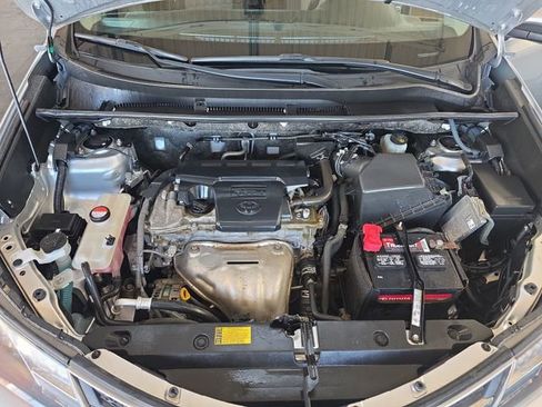 Used 2015 Toyota RAV4 XLE AWD/4WD image 28