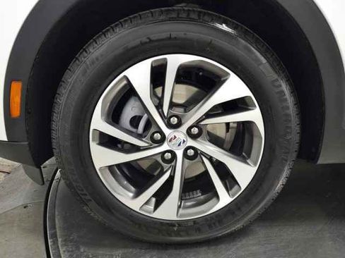 Used 2023 Buick Envision Essence image 14