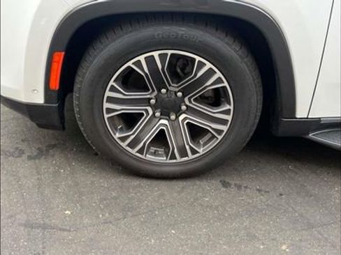 Used 2022 Jeep Wagoneer Series III image 11