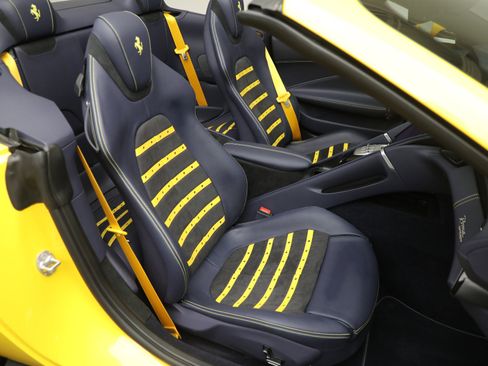 Certified 2025 Ferrari Roma image 18