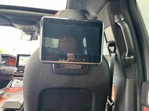Used 2020 Lincoln Navigator Reserve w/ Equipment Group 208A Reserve AWD/4WD image 26