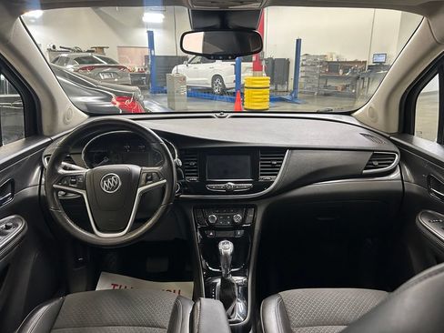 Used 2022 Buick Encore Preferred w/ Safety Package AWD/4WD image 17