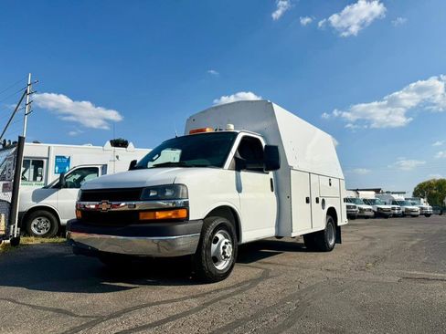 Used 2018 GMC Savana 3500 w/ Power Convenience Package image 1