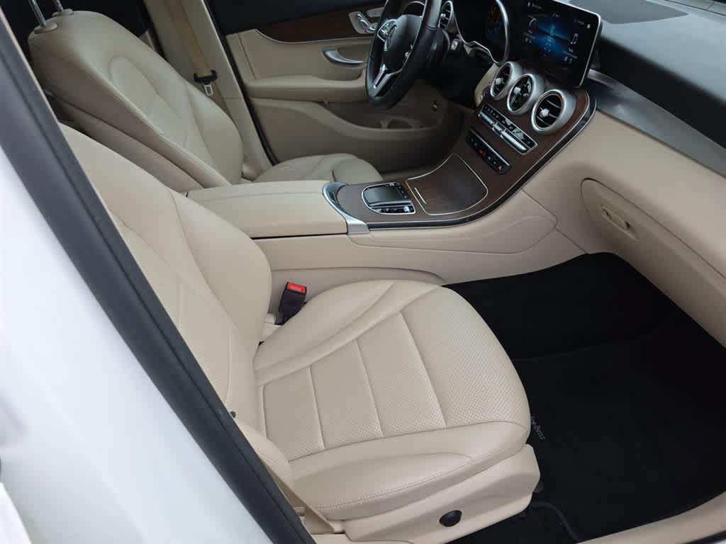 Used 2021 Mercedes-Benz GLC 300 4MATIC image 10
