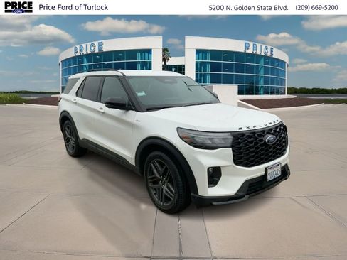 Used 2025 Ford Explorer ST-Line w/ Premium Package image 3