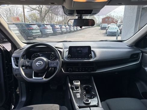 Used 2024 Nissan Rogue S AWD/4WD image 19