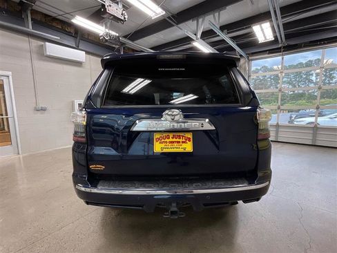 Used 2015 Toyota 4Runner Limited AWD/4WD image 4