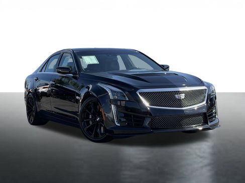 Used 2019 Cadillac CTS V w/ Luxury Package RWD image 2