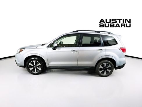 Used 2017 Subaru Forester 2.5i Premium w/ All-Weather Package AWD/4WD image 4