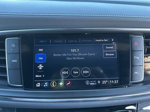 Used 2022 Buick Enclave Essence image 8