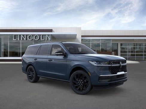 New 2026 Lincoln Navigator Reserve w/ Jet Appearance Package image 7