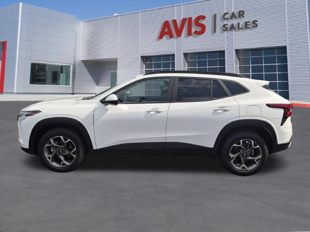 Used 2025 Chevrolet Trax LT w/ LT Convenience Package FWD image 10