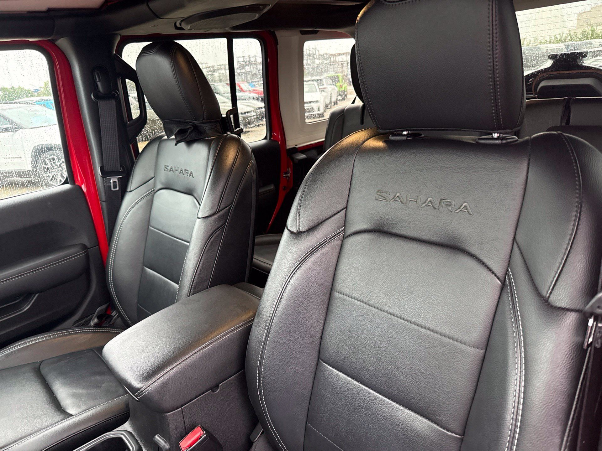 Used 2022 Jeep Wrangler Unlimited Sahara w/ Cold Weather Group AWD/4WD image 11