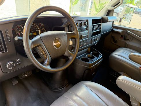 Used 2016 GMC Savana 3500 Extended RWD image 23